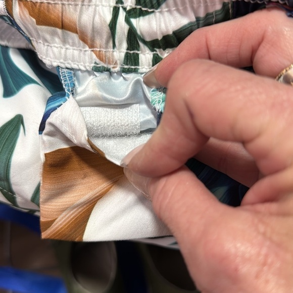 Men's NWT Barbados Swim Trunks with Built in Mesh Briefs in White Floral M - Picture 10 of 12